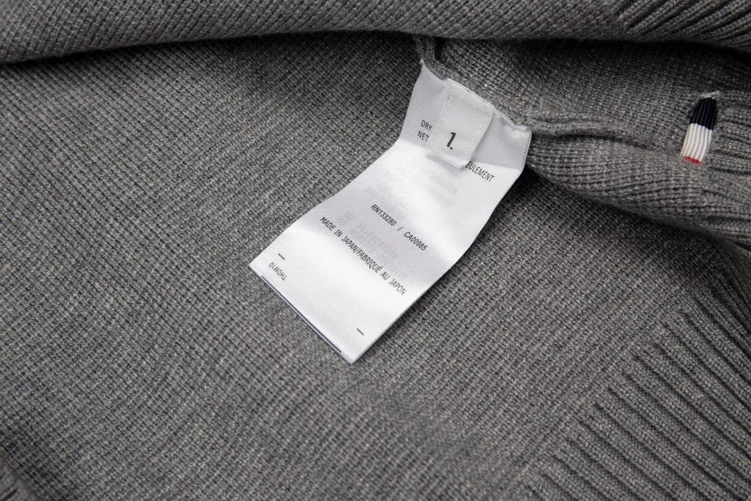 Thom Browne ➡️ TBClassic Classic Quality⚠️ ， ， ， ， ❗️❗️ ， ！ TBSeries ， ， ！ :Gray Size:M L XL XXL